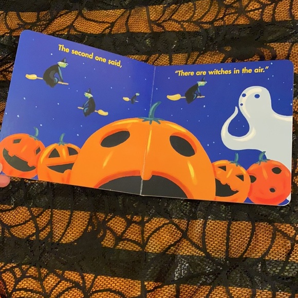 Five Little Pumpkins kids book by Dan Yaccarino hardback halloween & 🎃 notepad​ - Picture 9 of 16